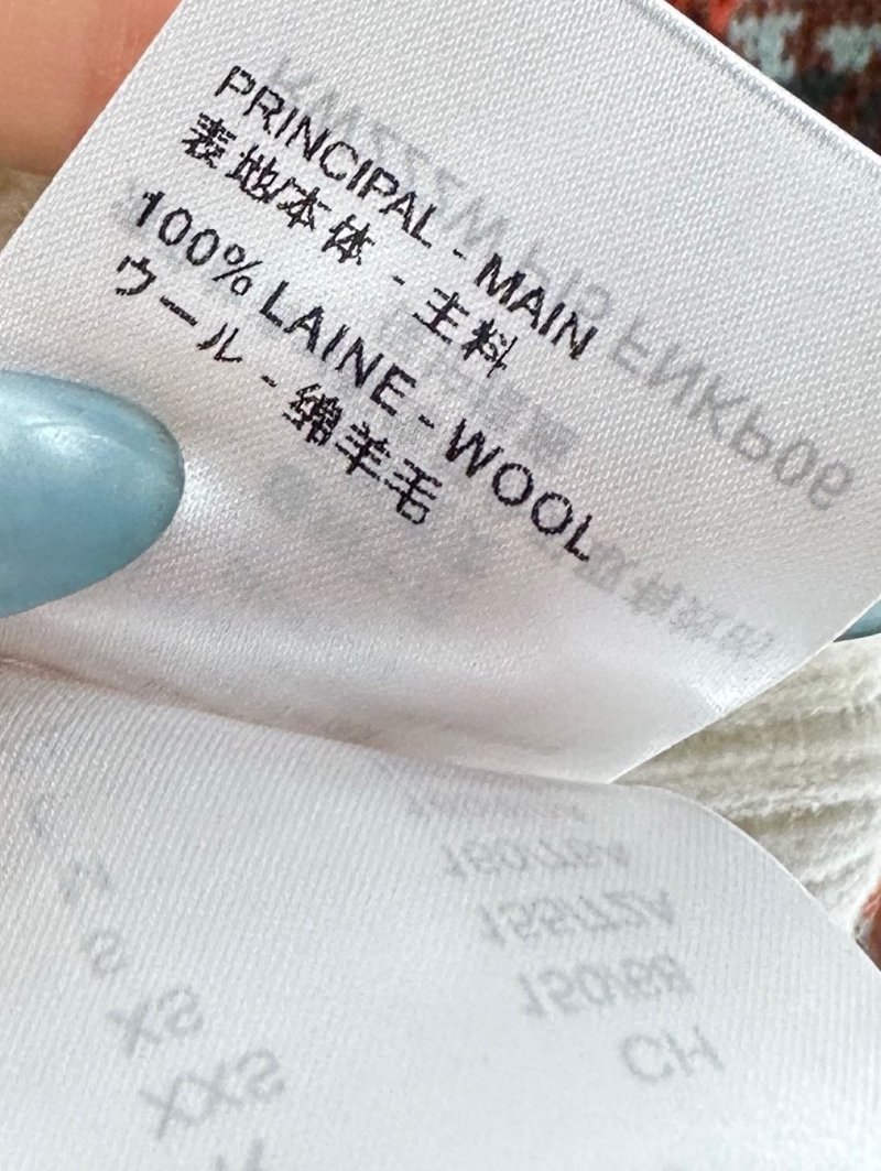 l0vis Vvtt0n sweaters